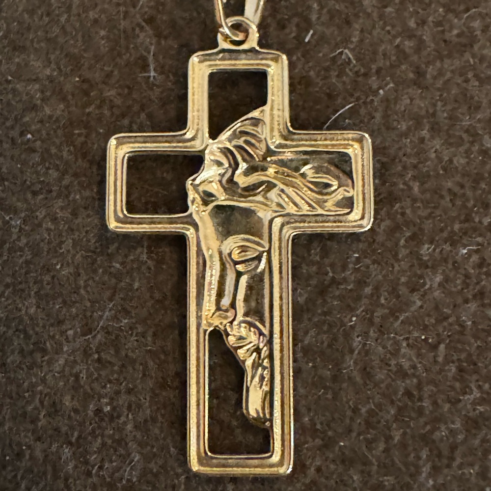 Gold Cross Pendant Necklace with face of Jesus new from the holy land